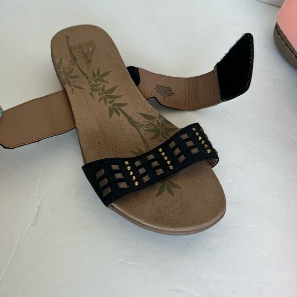 Easy Spirit Cresswell Leather Black/Gold Sandals Antique
Brass Hardware 8 Wide - Picture 4 of 6